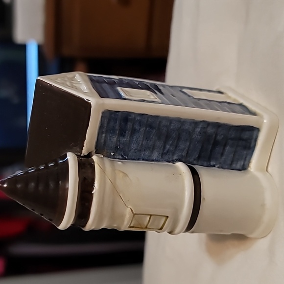 Otagiri Victorian Houses Salt and Pepper Shakers Set Handpainted Vintage Japan - Picture 8 of 14